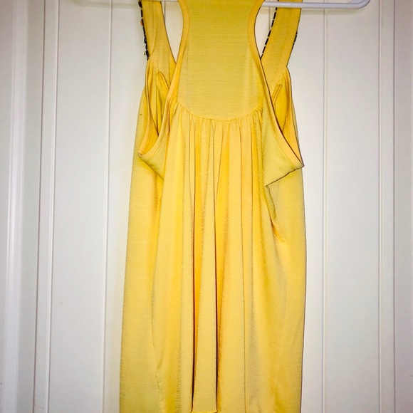 IZ Sleeveless - Picture 3 of 3